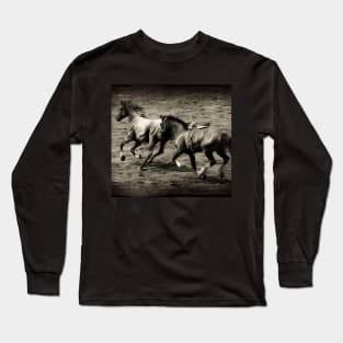 Chasing Freedom - Running Horses Long Sleeve T-Shirt